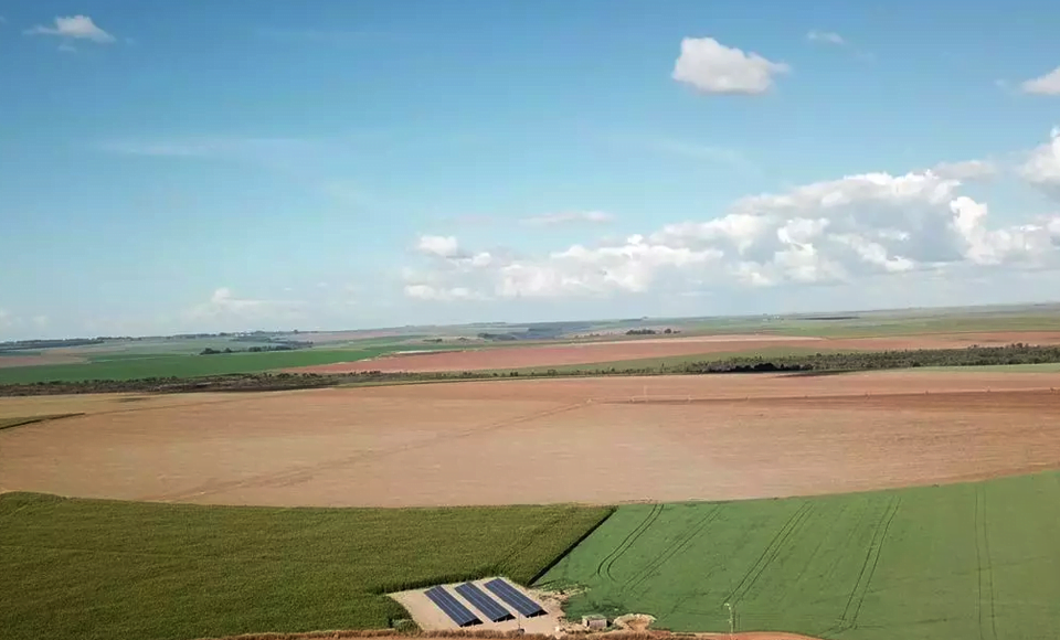 É do Brasil: conheça o primeiro pivô movido apenas por energia solar