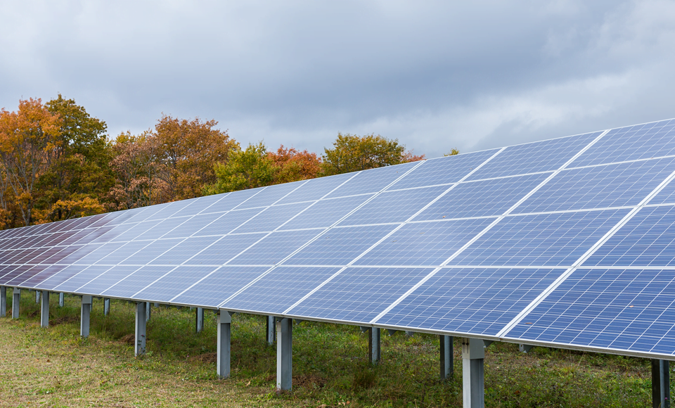 Tudo o que você quer saber sobre energia solar em dias nublados ou chuvosos